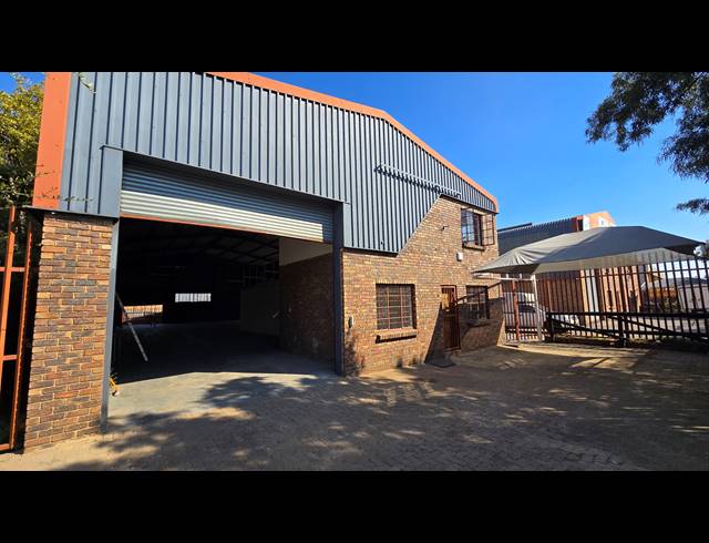465M² WAREHOUSE TO LET IN SEBENZA